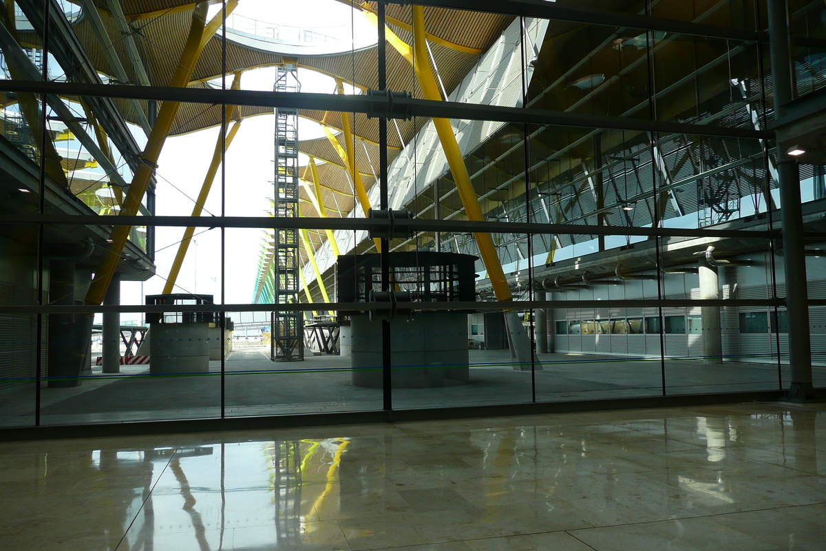 รูปถ่าย สเปน(Spain) มาดริค(Madrid) ท่าอากาศยานบาราคัส(Barajas Airport) 2007-09 80