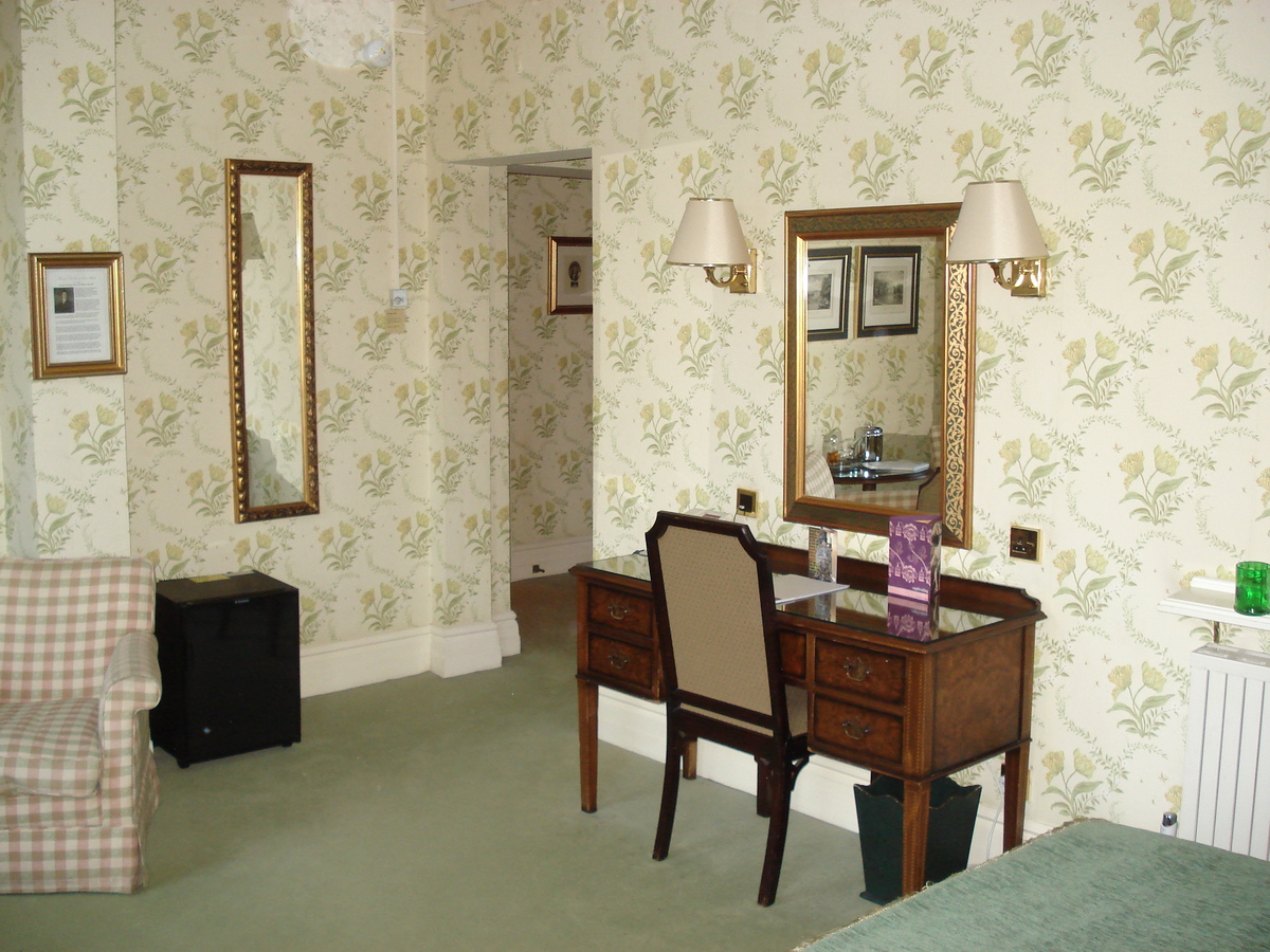 รูปถ่าย อังกฤษ(United Kingdom) วิมเบลดัน(Wimbledon) โรงแรมแคนนิซาโรเฮาส์(Cannizaro House Hotel) 2006-10 24