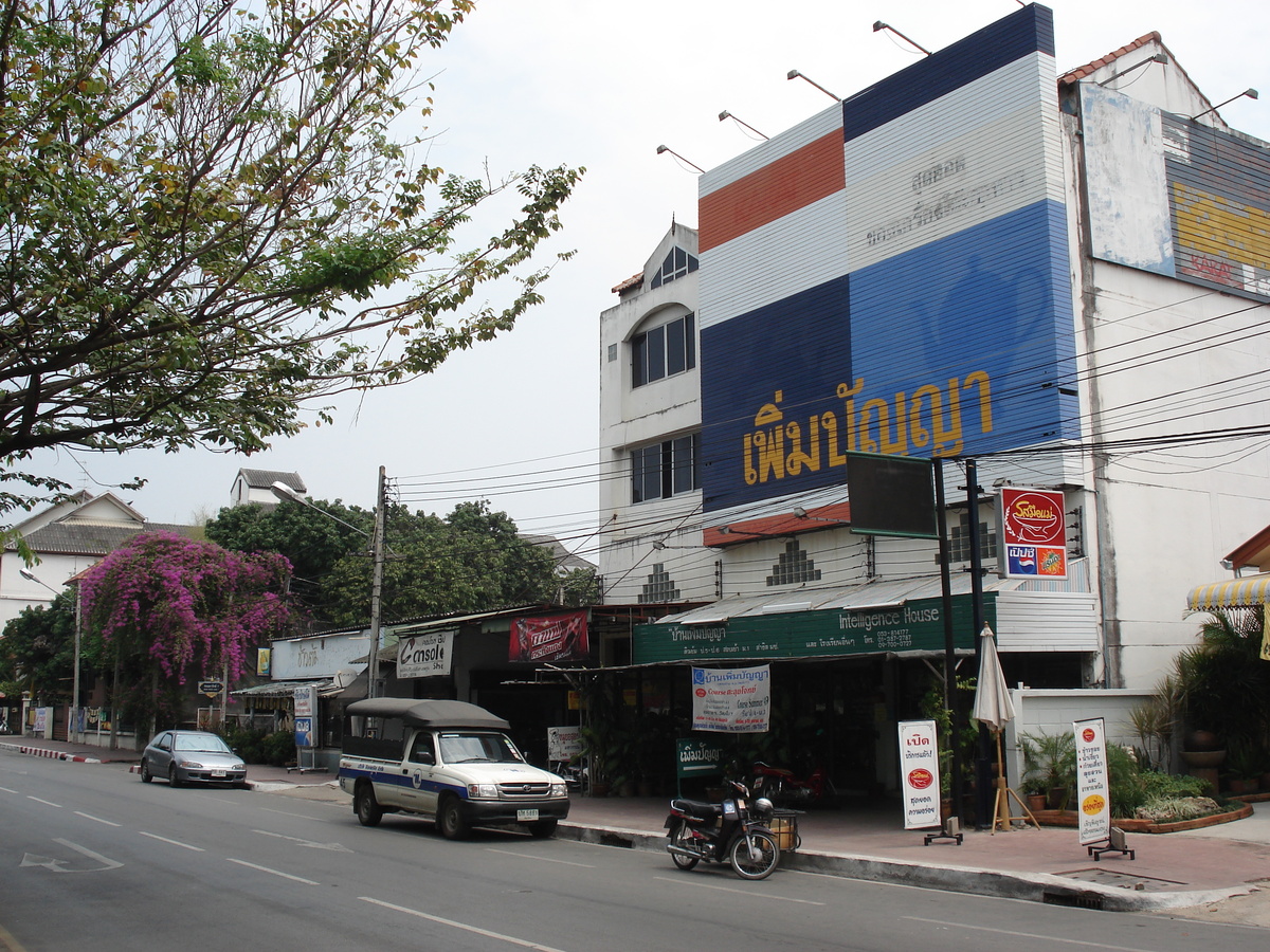 รูปถ่าย ไทย(Thailand) เชียงใหม่(Chiang Mai) ข้างในคุเมืองเชียงใหม่(Inside Canal) ถนนอารักษ์(ในคูเมือง)(Arrak Road(Canal)) 2006-04 9