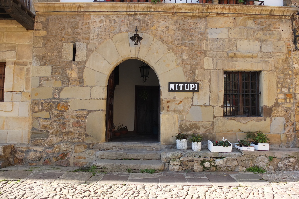 รูปถ่าย สเปน(Spain) ซันตีญานาเดลมาร์(Santillana del Mar) 2013-01 21