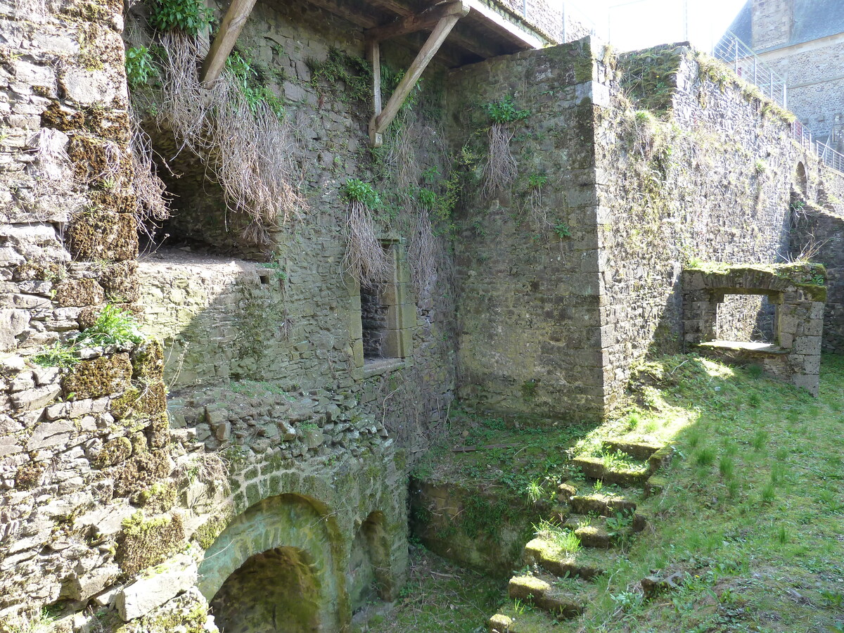 รูปถ่าย ฝรั่งเศส(France) ฟูแฌร์(Fougeres) 2010-04 126