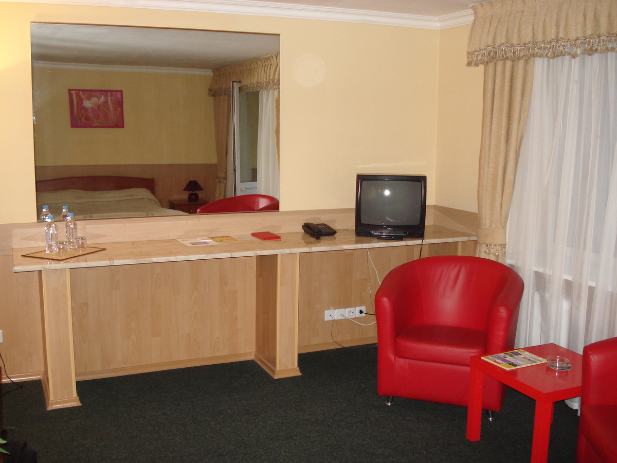 รูปถ่าย รัสเซีย(Russia) ยาโลสลาฟล์(Yaroslavl) โรงแรมยูบิล(Yubil Hotel) 2006-07 7