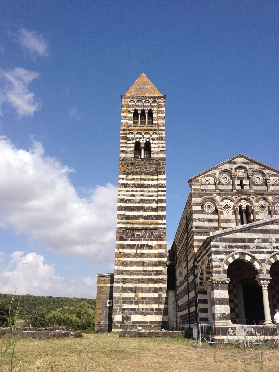 รูปถ่าย อิตาลี(Italy) ซาร์ดิเนีย(Sardinia) มหาวิหารซักการ์เจีย(Basilica di Saccargia) 2015-06 0