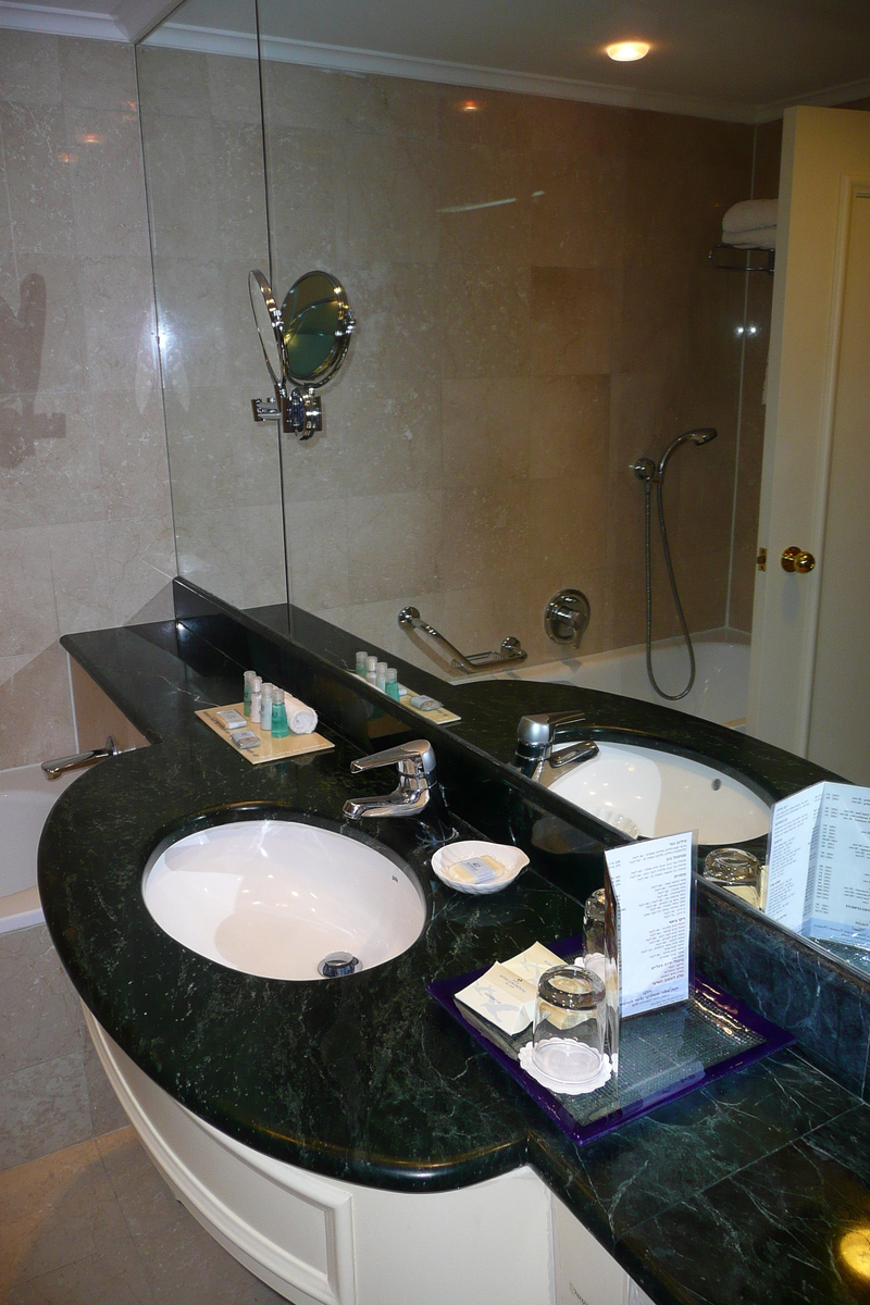 รูปถ่าย อิสราเอล(Israel) เทลอาวีฟ(Tel Aviv) โรงแรมเดวิด อินเตอร์คอนติเนนตัล(David Intercontinental Hotel) วิวจากห้องพัก(Room view) 2007-11 10