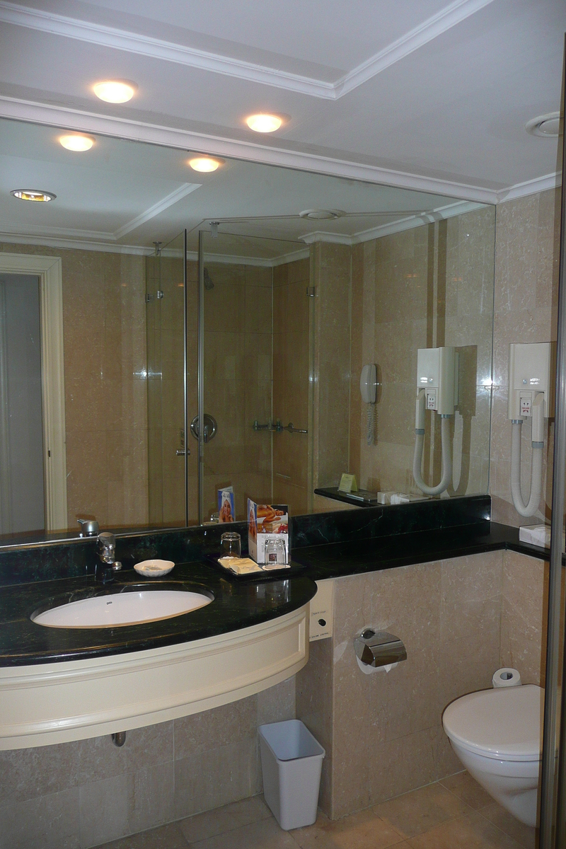 รูปถ่าย อิสราเอล(Israel) เทลอาวีฟ(Tel Aviv) โรงแรมเดวิด อินเตอร์คอนติเนนตัล(David Intercontinental Hotel) วิวจากห้องพัก(Room view) 2007-11 15