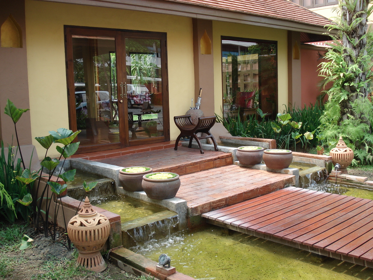 รูปถ่าย ไทย(Thailand) เชียงใหม่(Chiang Mai) ข้างในคุเมืองเชียงใหม่(Inside Canal) ถนนสามล้าน(Sam Lan Road) 2006-04 9