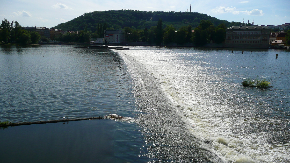 รูปถ่าย สาธารณรัฐเช็ก(Czech Republic) ปราก(Prague) ริมฝั่งสเมตานา(Smetanovo nabr) 2007-07 13