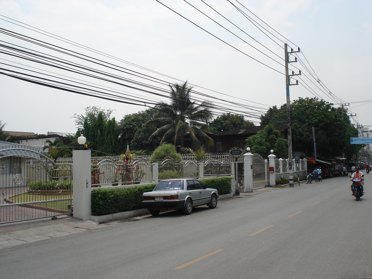 รูปถ่าย ไทย(Thailand) เชียงใหม่(Chiang Mai) ข้างในคุเมืองเชียงใหม่(Inside Canal) ถนนสามล้าน(Sam Lan Road) 2006-04 19