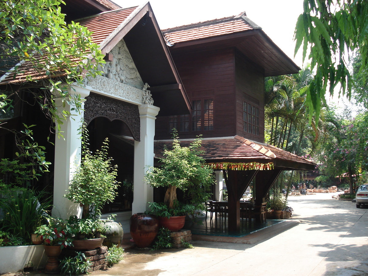 รูปถ่าย ไทย(Thailand) เชียงใหม่(Chiang Mai) ข้างในคุเมืองเชียงใหม่(Inside Canal) 2006-04 62
