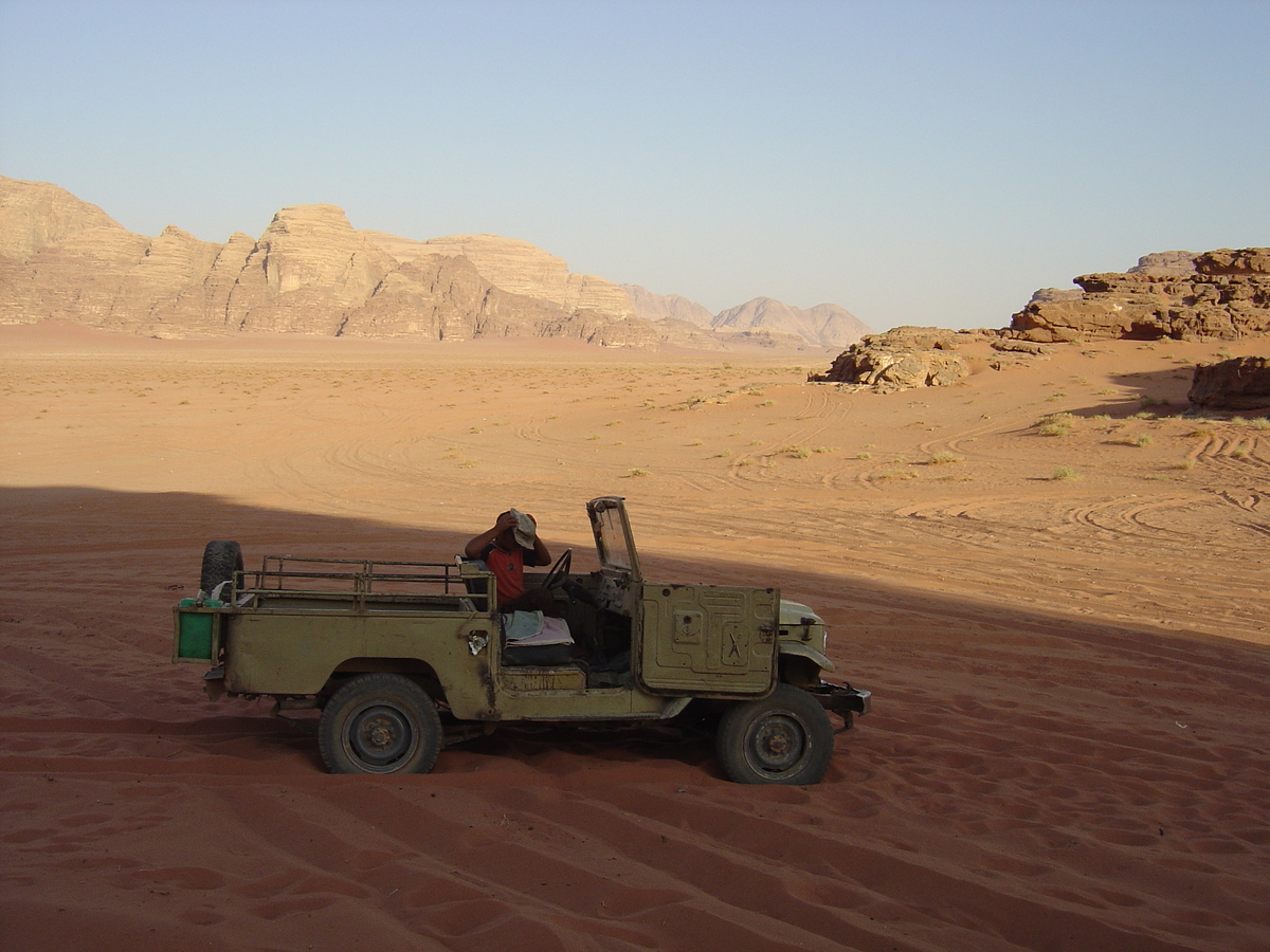 รูปถ่าย จอร์แดน(Jordan) ทะเลทรายวาดีรัม(Wadi Rum Desert) 2004-10 76
