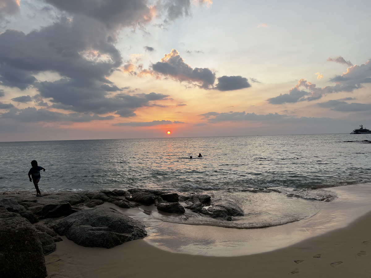 รูปถ่าย ไทย(Thailand) ภูเก็ต(Phuket) หาดสุรินทร์(Surin Beach) 2021-12 28