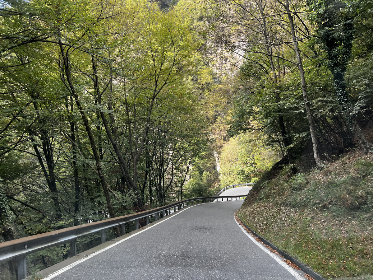 รูปถ่าย สวิสเซอร์แลนด์(Switzerland) อาโรนโญ(Arogno) 2023-10 3