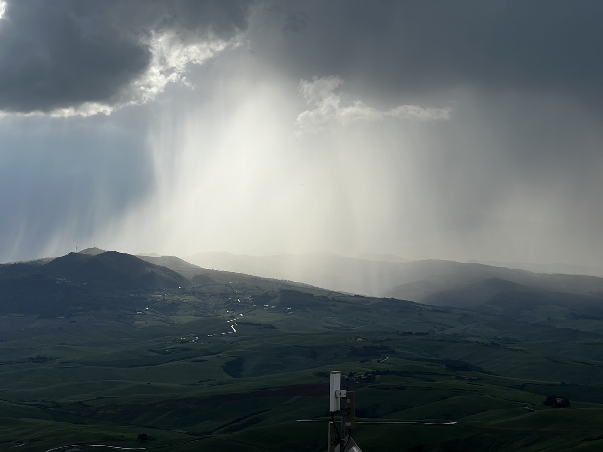 รูปถ่าย อิตาลี(Italy) วอลแตร์รา(Volterra) 2022-05 25