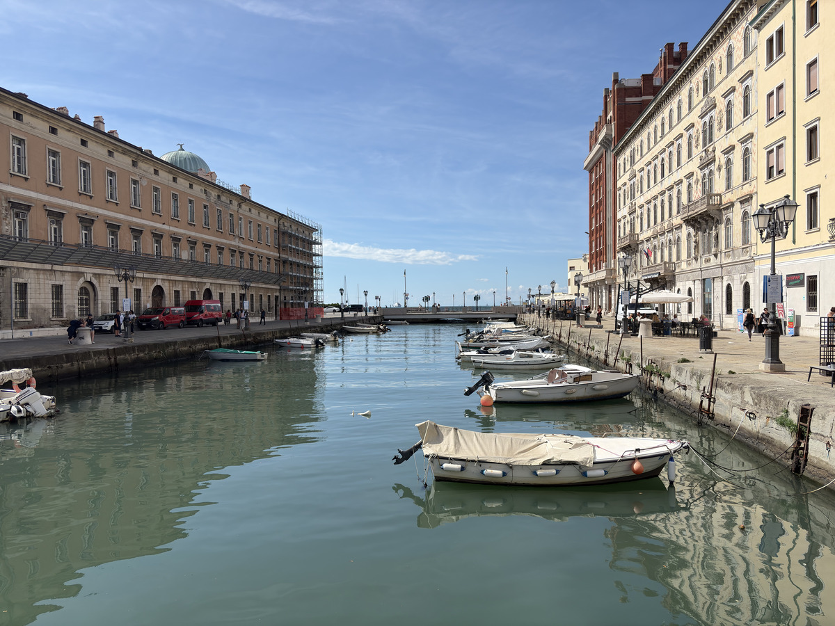 รูปถ่าย อิตาลี(Italy) ตรีเยสเต(Trieste) 2025-09 18