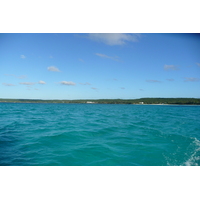รูปถ่าย นิวแคลิโดเนีย(New Caledonia) เกาะลีฟู(Lifou) อ่าวชาโตบรีย็อง(Chateaubriand Bay) 2010-05 28