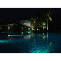 รูปถ่าย ไทย(Thailand) เขาหลัก(Khao Lak) โรงแรมเลอเมอริเดียน เขาหลัก(Meridien Khao Lak Hotel) สีสันกลางคืน(By Night) 2005-12 7