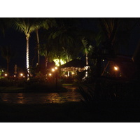 รูปถ่าย ไทย(Thailand) เขาหลัก(Khao Lak) โรงแรมเลอเมอริเดียน เขาหลัก(Meridien Khao Lak Hotel) สีสันกลางคืน(By Night) 2005-12 27