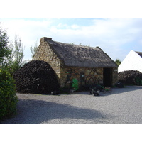 รูปถ่าย ไอร์แลนด์(Ireland) หมู่บ้านคอร์รี่บ็อก(Kerry Bog village) 2004-05 13