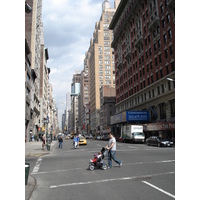 รูปถ่าย สหรัฐอเมริกา(United States) นิวยอร์ก(New York) ตามถนนฟิฟท์อเวนิว(down the 5th Avenue) 2006-03 41
