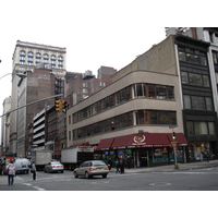 รูปถ่าย สหรัฐอเมริกา(United States) นิวยอร์ก(New York) ตามถนนฟิฟท์อเวนิว(down the 5th Avenue) 2006-03 52