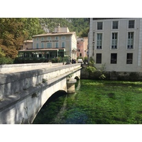 รูปถ่าย ฝรั่งเศส(France) ฟงแตน-เดอ-โวกลูซ(Fontaine-de-Vaucluse) 2017-08 27