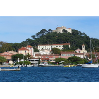 รูปถ่าย ฝรั่งเศส(France) เกาะปอร์เกอรอล(Porquerolles Island) ท่าเรือปอร์เกอรอล(Porquerolles harbour) 2008-05 19