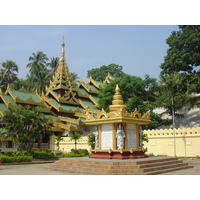 รูปถ่าย พม่า(Myanmar) ย่างกุ้ง(Yangon) พระมหาเจดีย์ชเวกากอง(Shwedagon Pagoda) 2005-01 5