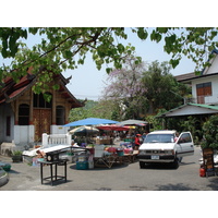 รูปถ่าย ไทย(Thailand) เชียงใหม่(Chiang Mai) ข้างในคุเมืองเชียงใหม่(Inside Canal) ราชดำเนิน (ถนนคนเดิน)(Rad Cha Dom Nurn (Walking Street)) 2006-04 19