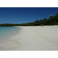 รูปถ่าย นิวแคลิโดเนีย(New Caledonia) เกาะลีฟู(Lifou) หมู่บ้านมู(Mu) 2010-05 6